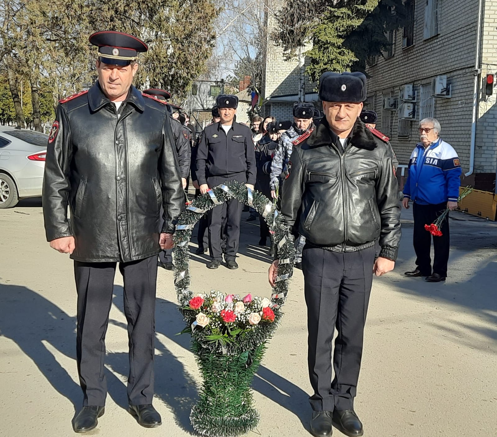 Сотрудники полиции Курского муниципального округа почтили память погибших сотрудников органов внутренних дел.