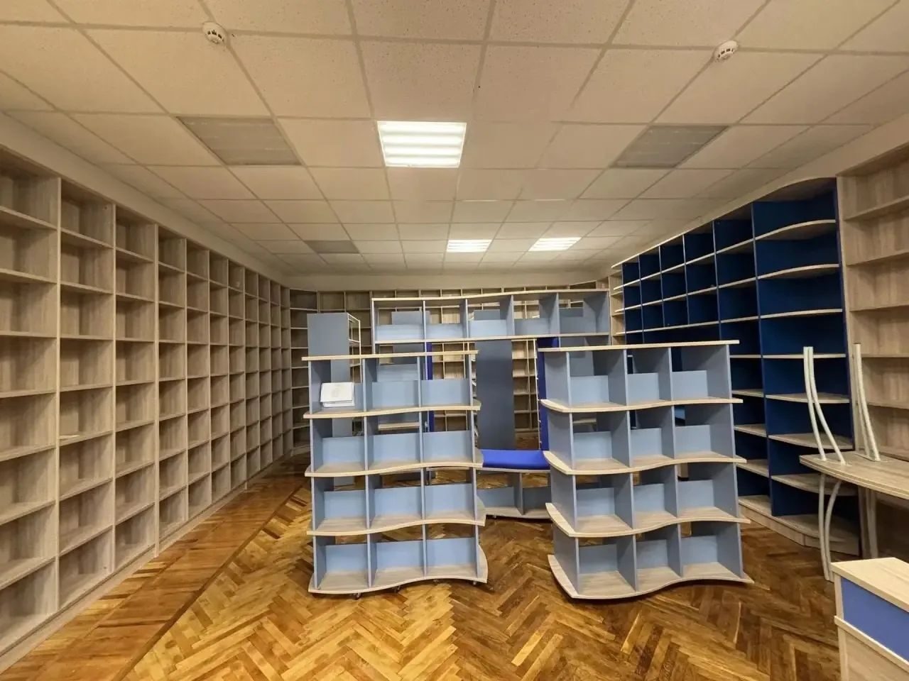 От стружки до казачьего куреня: Галюгаевская библиотека готовится к открытию.