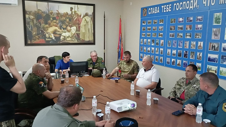 В казачьей управе Курского станичного казачьего общества состоялась встреча с двумя бойцами батальона « Терек».