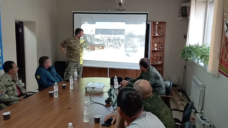 В казачьей управе Курского станичного казачьего общества состоялась встреча с двумя бойцами батальона « Терек».
