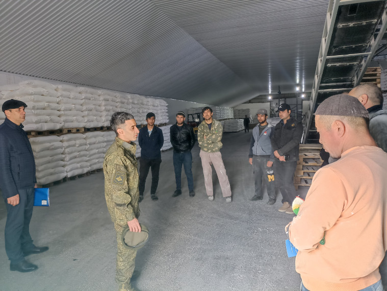 В Курском округе проведены профилактические беседы с трудовыми мигрантами из Республики Узбекистан.